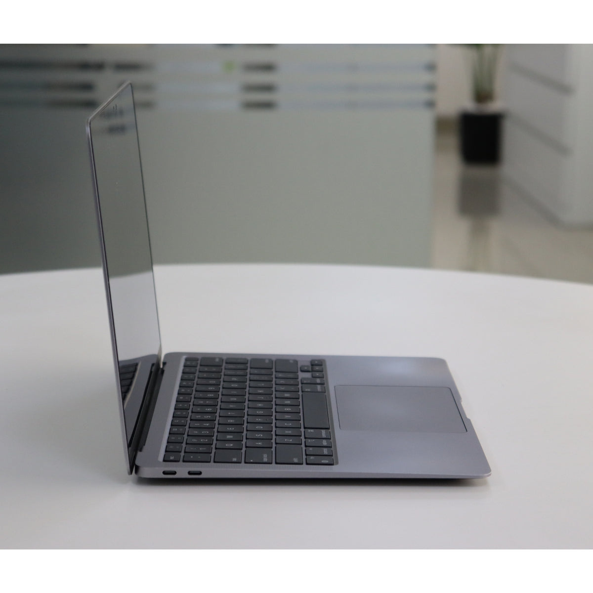 Apple MacBook Air A2337(2020): M1, 8GB RAM, 256GB SSD, SN:60644