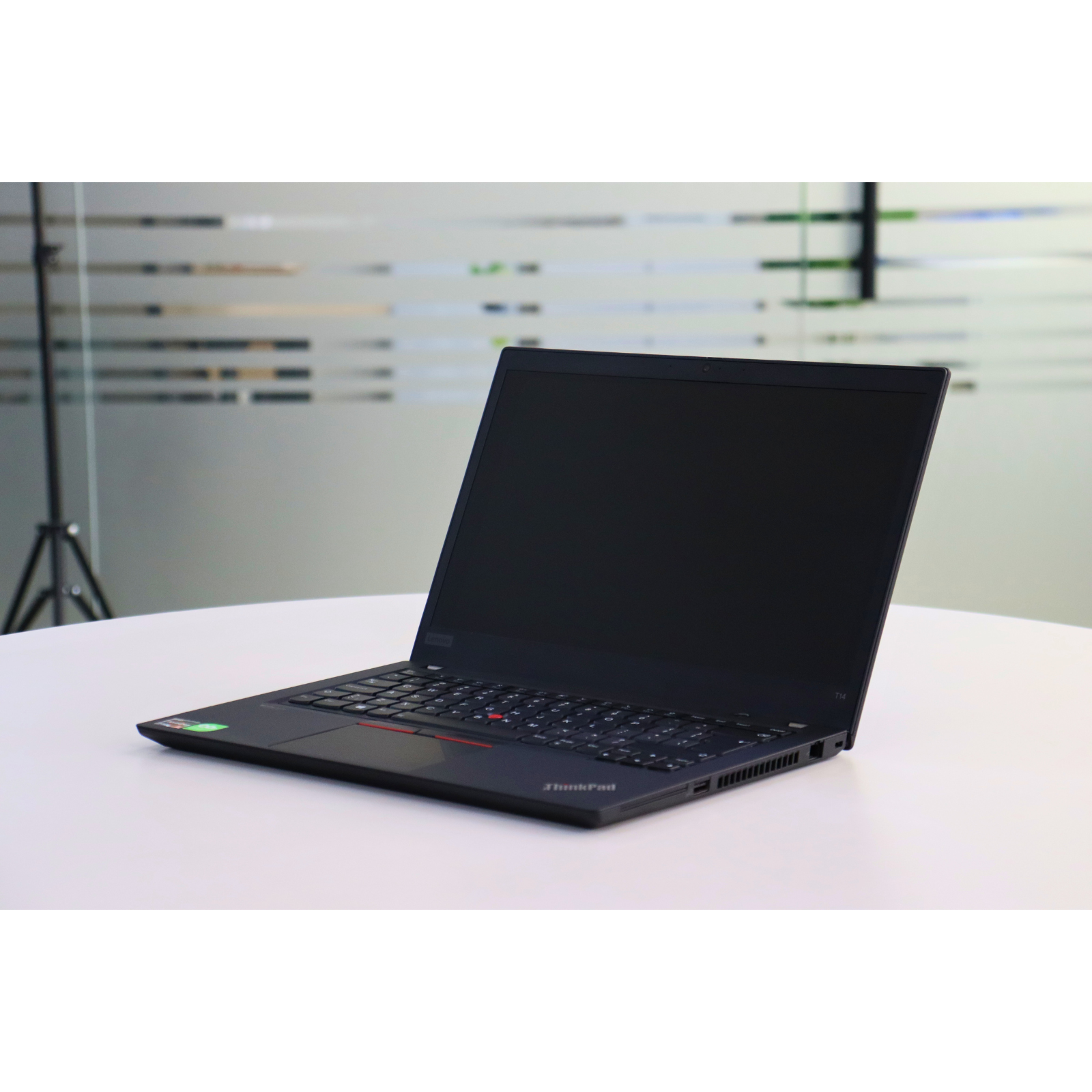 LENOVO THINKPAD T14 GEN 2: AMD RYZEN 5, 16GB RAM, 256GB SSD, SN:00675