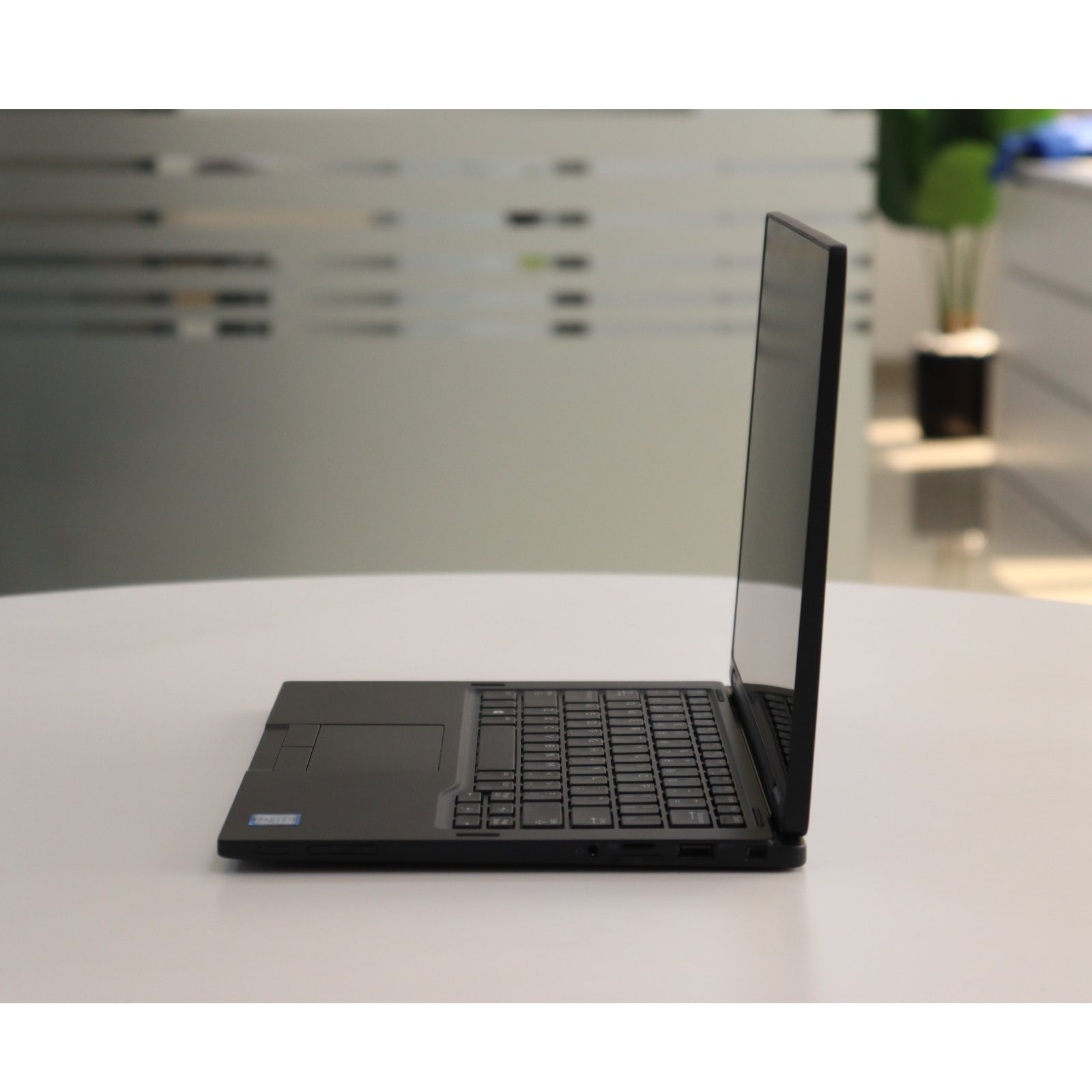 Dell LATITUDE 7390 2-IN-1: 8th Gen i5, 8GB RAM, 256GB SSD, SN:20672