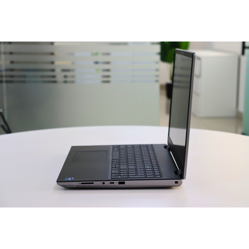 Dell PRECISION 7670: 12th Gen i7, 64GB RAM, 512GB SSD, SN:19503
