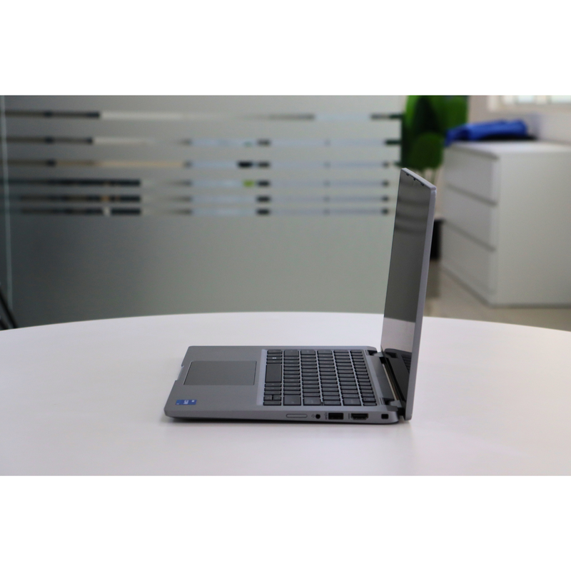 Dell Latitude 5330: 12th Gen i5, 16GB RAM, 256GB SSD, SN:06028