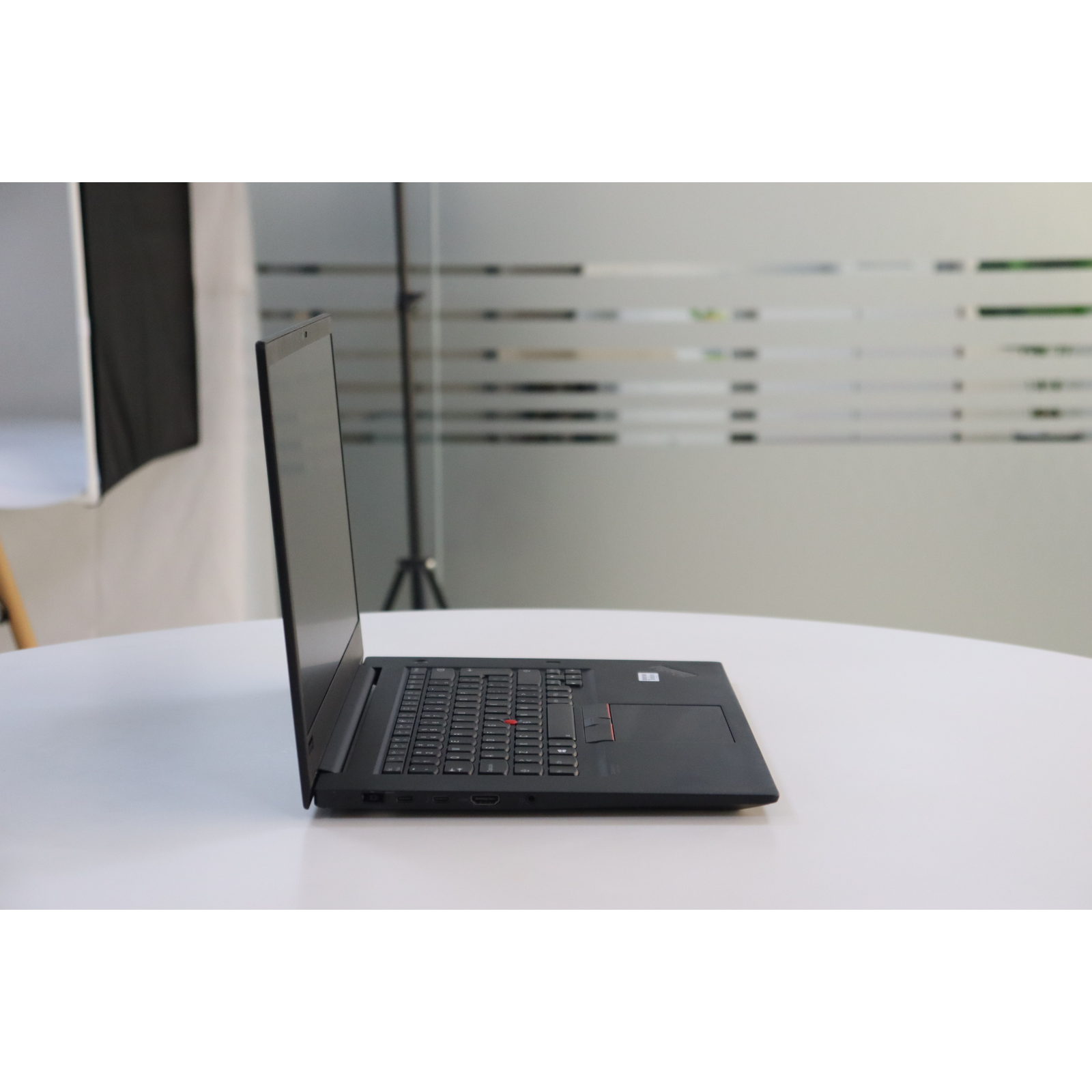 LENOVO THINKPAD P1 GEN 3: Intel Core i9, 10th Gen, 8GB RAM, 256GB SSD SN:00558