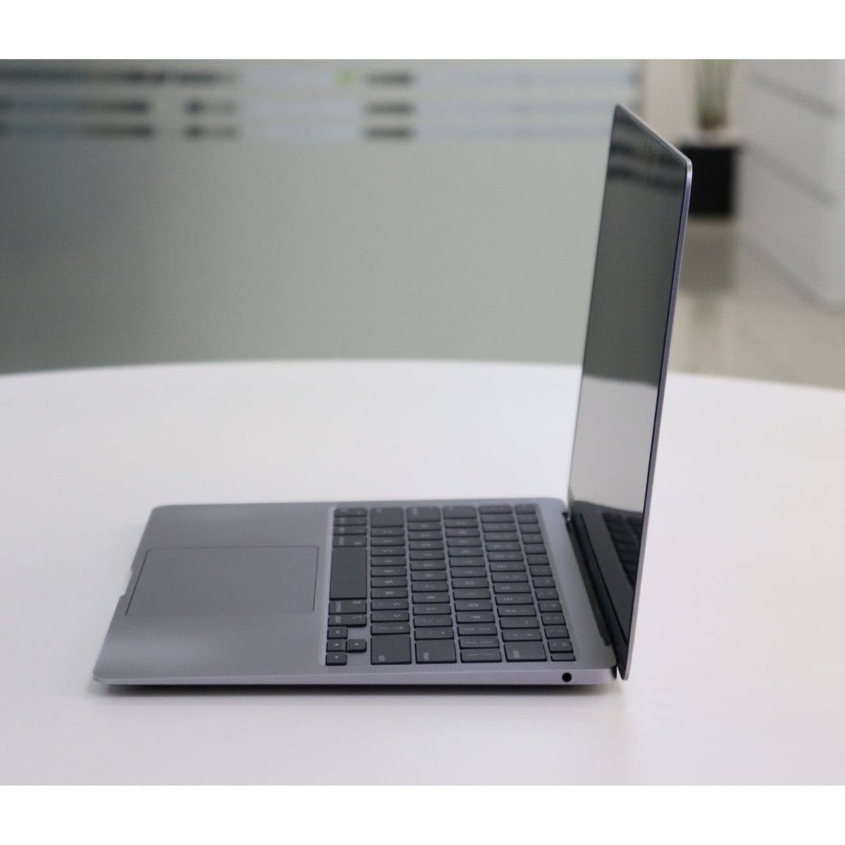 Apple MacBook Air A2337(2020): M1, 8GB RAM, 256GB SSD, SN:60644