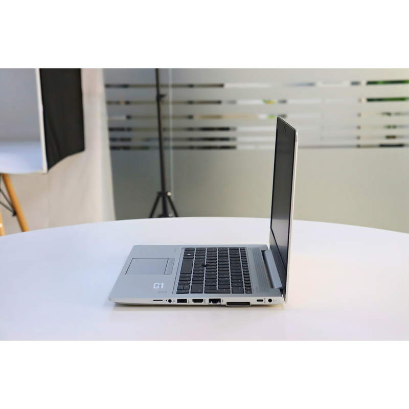 HP ELITEBOOK 735 G6: AMD RYZEN 5, 16GB RAM, 256GB SSD, SN:00436