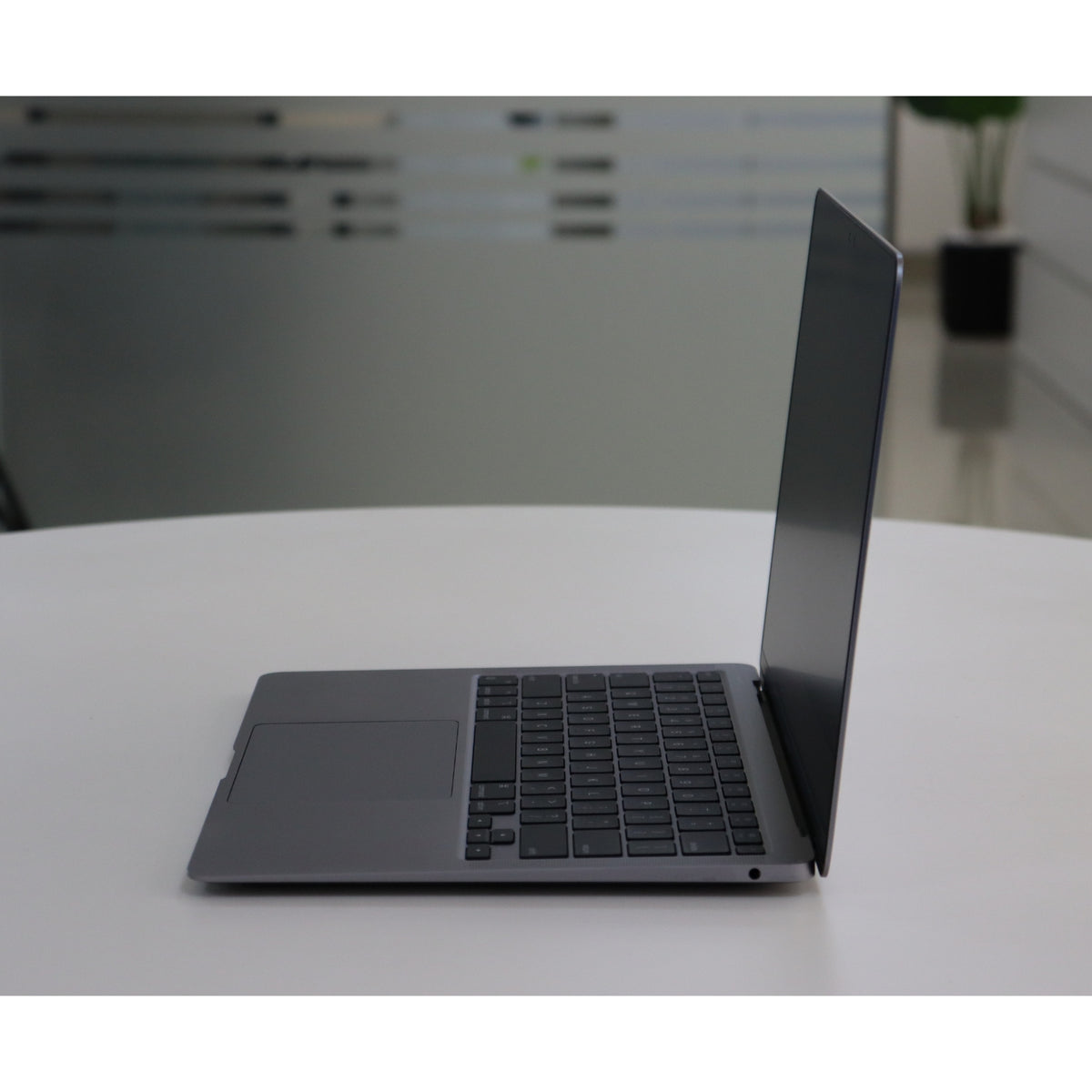 Apple MacBook Air A2337(2020): M1, 8GB RAM, 256GB SSD, SN:60699
