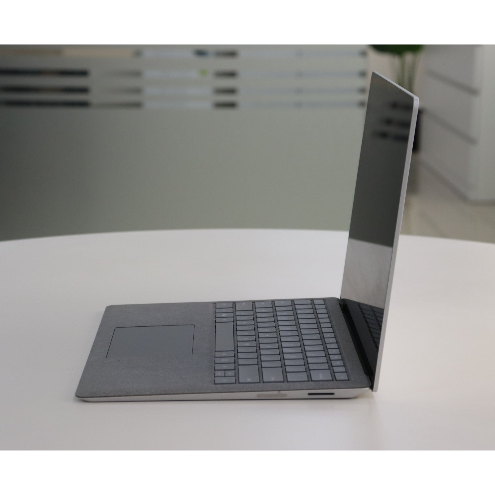 Microsoft Surface Laptop : 7th Gen i7, 16GB RAM, 512GB SSD, SN:76421