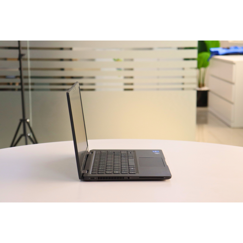 Dell Latitude 7320: 11th Gen i5, 16GB RAM, 256GB SSD, SN:00706