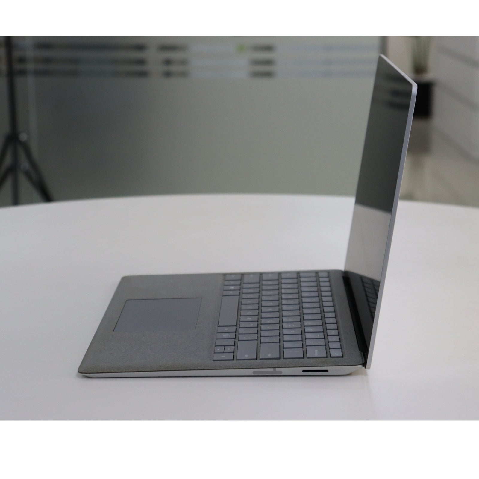 MICROSOFT SURFACE LAPTOP 2: 8th Gen i7, 16GB RAM, 512GB SSD, SN:18623