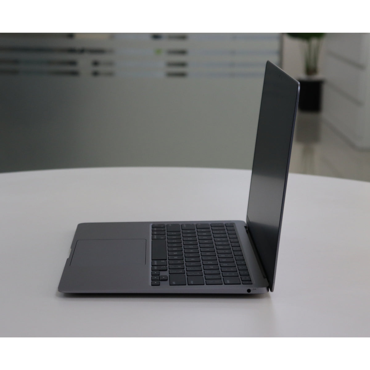 Apple MacBook Air A2337(2020): M1, 8GB RAM, 256GB SSD, SN:58620