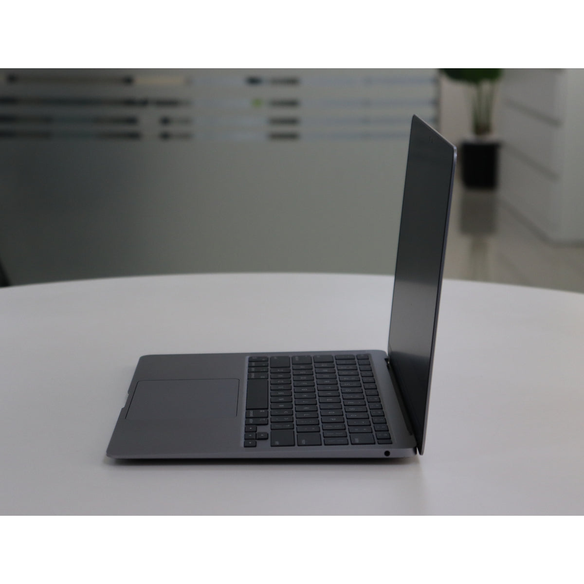 Apple MacBook Air A2337(2020): M1, 8GB RAM, 256GB SSD, SN:60691