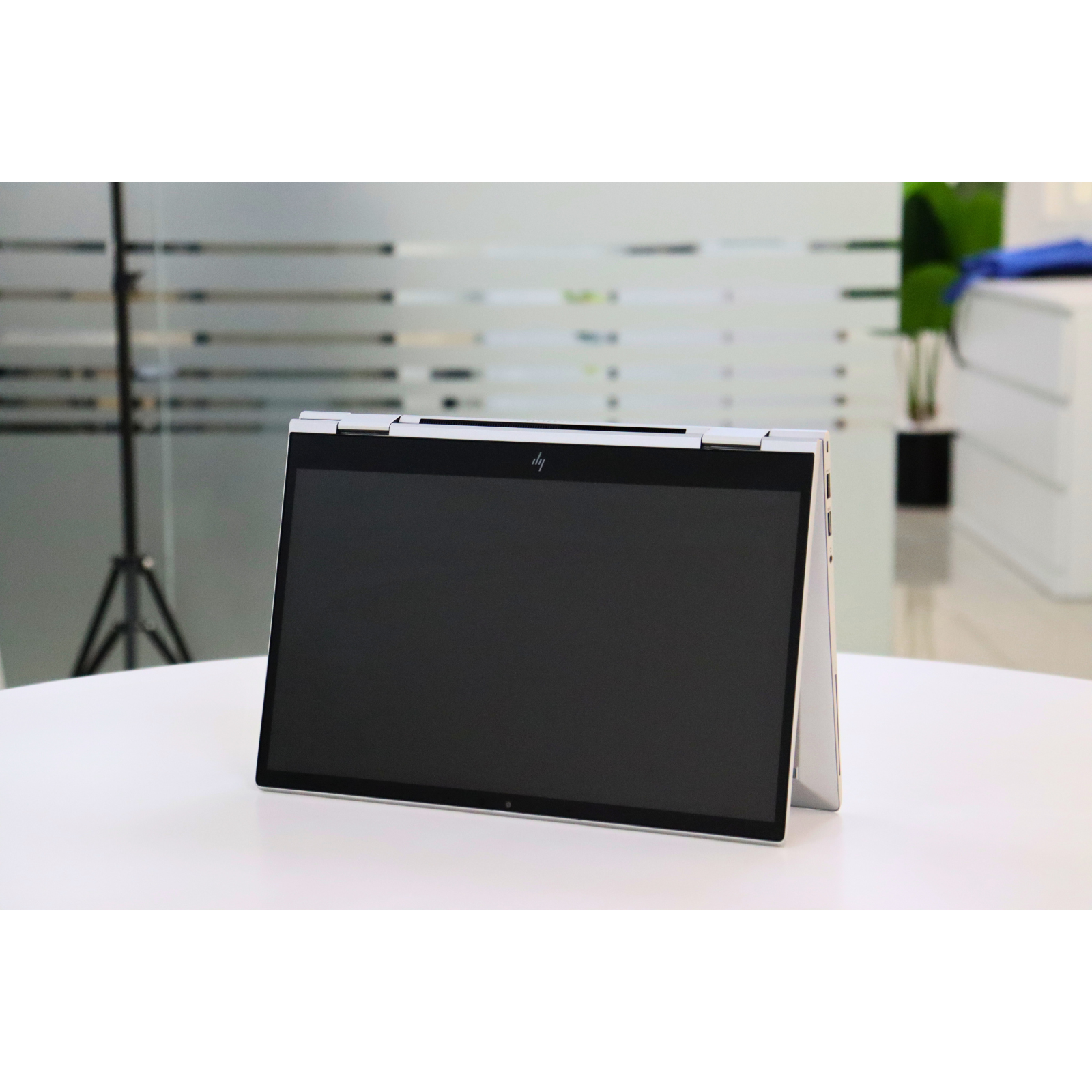 HP ELITEBOOK X360 830 G8: 11th Gen i7, 32GB RAM, 256GB SSD, SN:76157