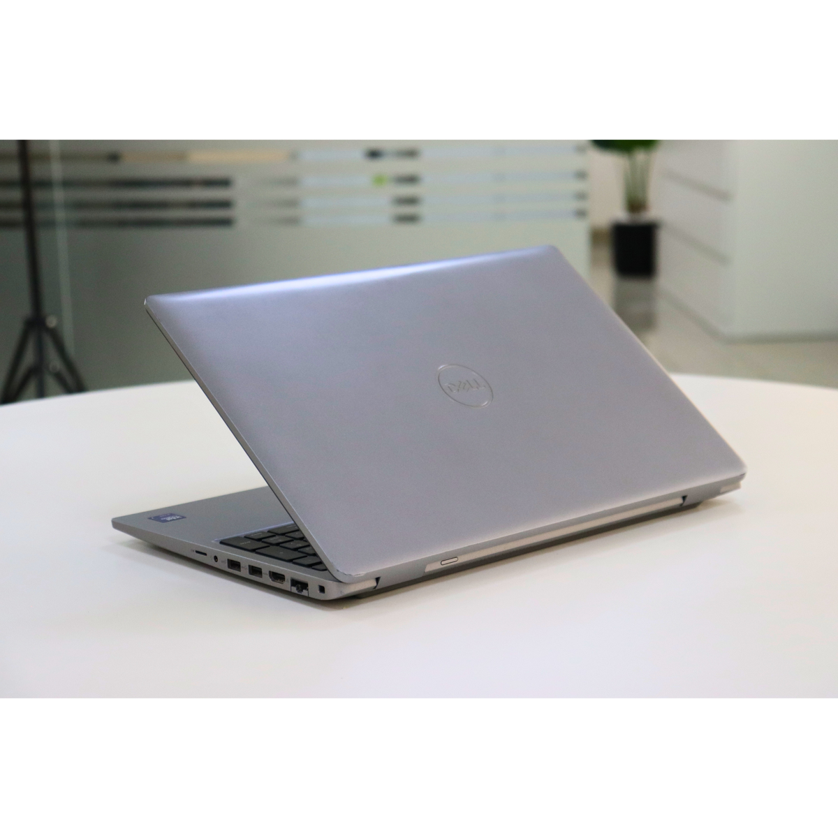 Dell LATITUDE 5550: Ultra 7, 32GB RAM, 512GB SSD, SN:21170