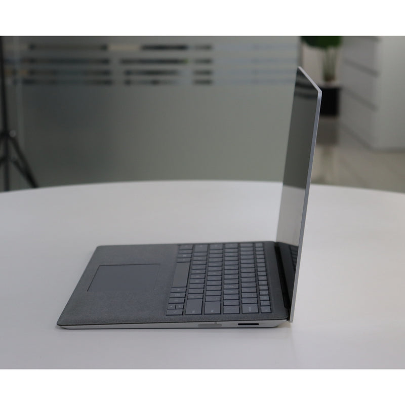 MICROSOFT SURFACE LAPTOP 2: 8th Gen i5, 8GB RAM, 256GB SSD, SN:78321