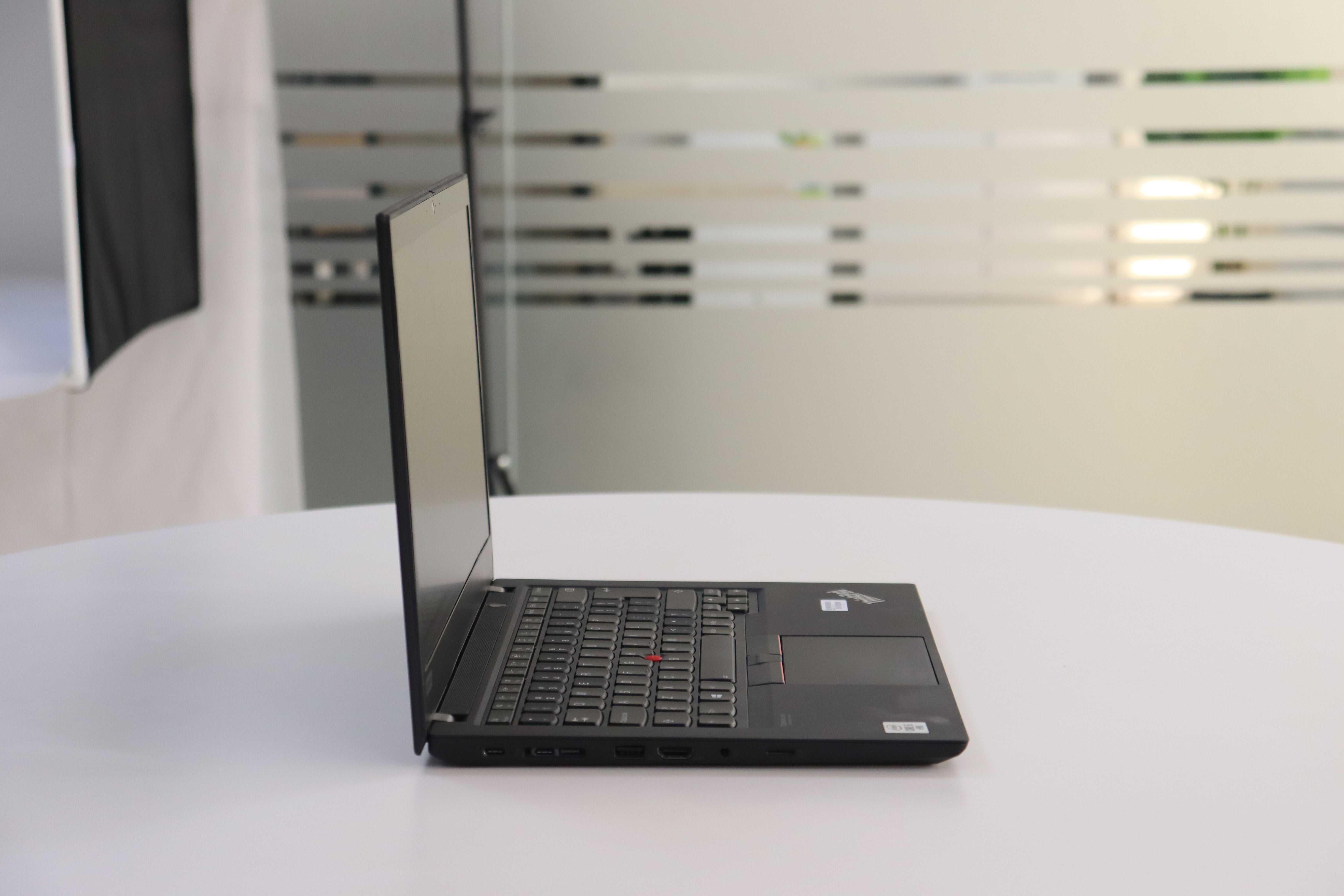 LENOVO THINKPAD T14 GEN 1: Intel Core i5, 10th Gen, 16GB RAM, 256GB SSD SN:01710