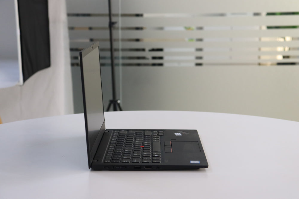 LENOVO THINKPAD X1 CARBON GEN 7: 8th Gen i5, 16GB RAM, 512GB SSD, SN:00767