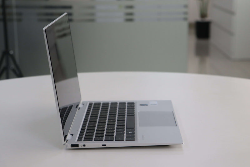 HP ELITEBOOK X360 1040 G8: 11th Gen i5, 16GB RAM, 256GB SSD, SN:21453