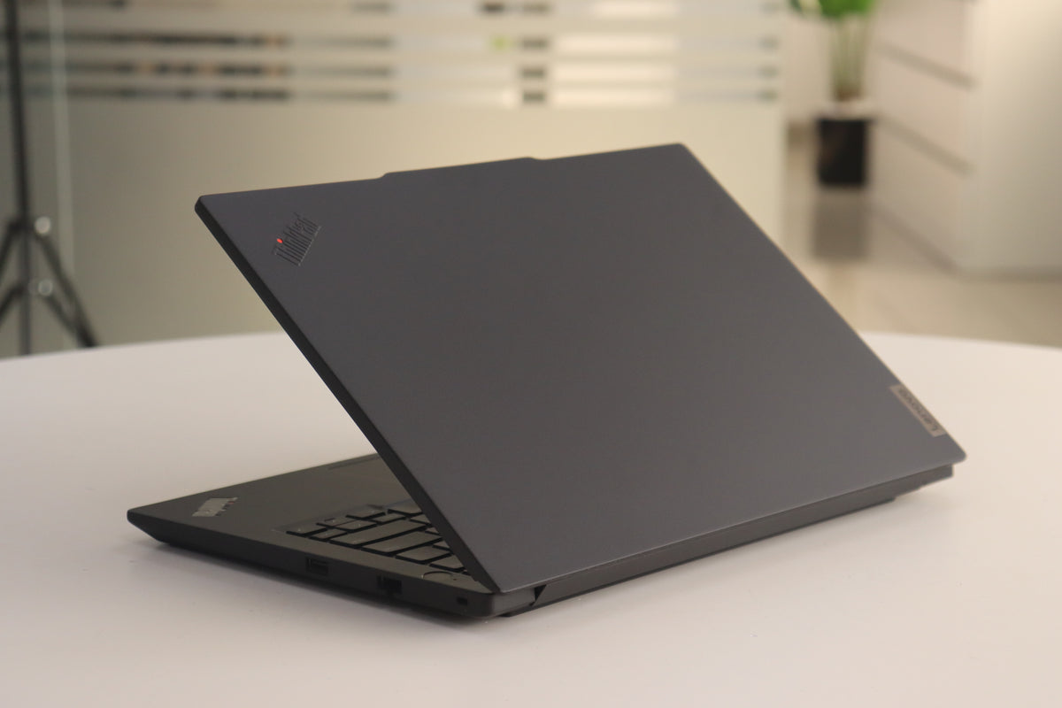 Lenovo THINKPAD E14 GEN 6: AMD RYZEN 3, 8 GB RAM, 256 GB SSD