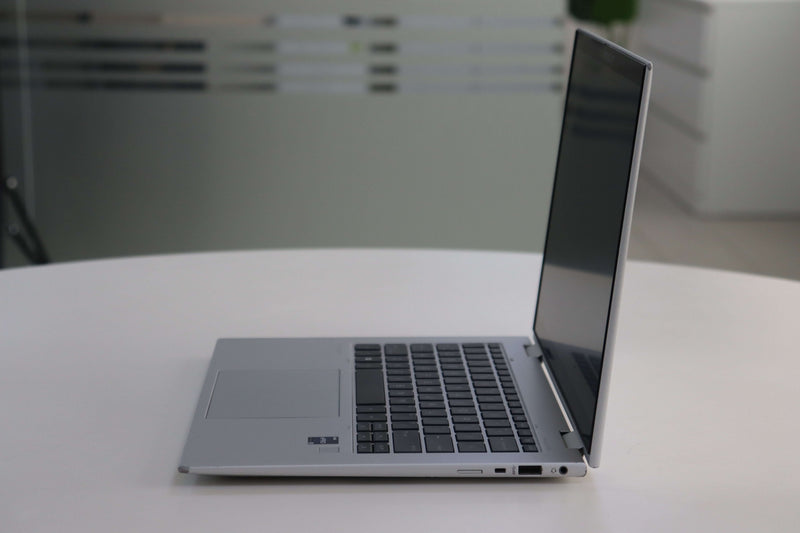 HP ELITE X360 1040 G10: 13th Gen i7, 16GB RAM, 256GB SSD, SN:21423