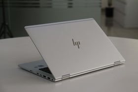 HP ELITEBOOK X360 1030 G2: 7th Gen i5, 8GB RAM, 256GB SSD, SN:19010