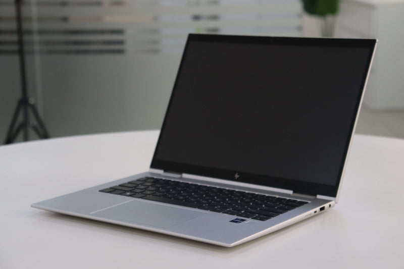 HP ELITEBOOK 1040 G4: 7th Gen i5, 8GB RAM, 256GB SSD, SN:18494