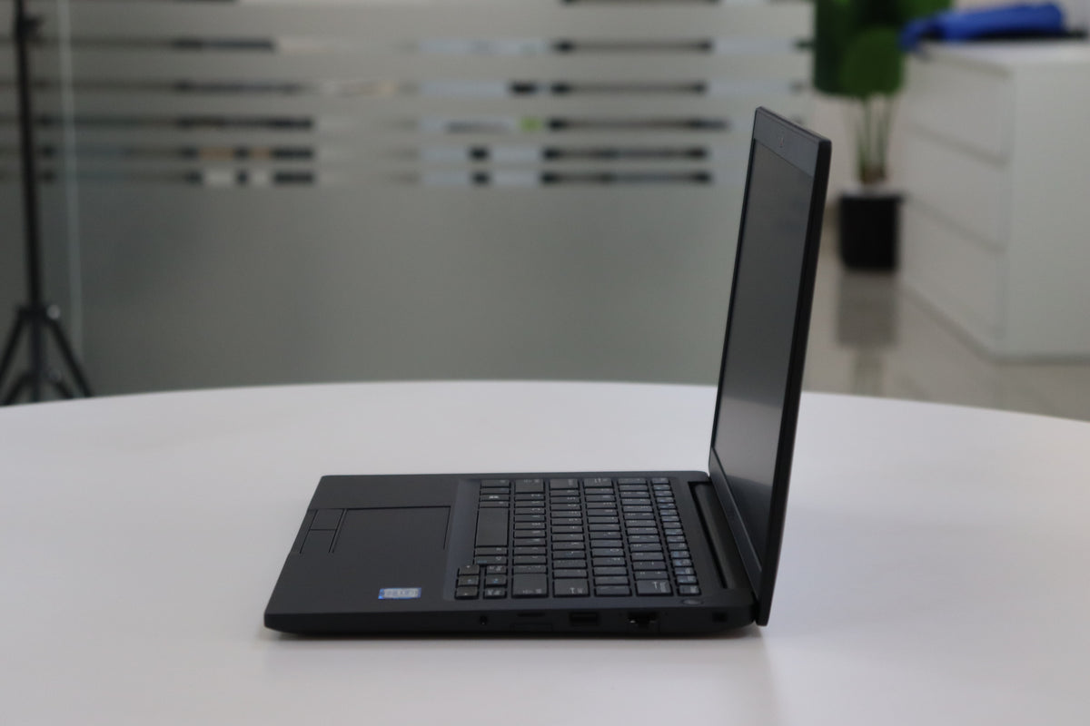 Dell Latitude 7390 refurbished laptop - view 3